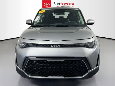 Used 2024 Kia Soul LX FWD image 10