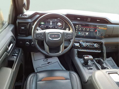 Certified 2022 GMC Sierra 1500 AT4 w/ AT4 Premium Package image 4