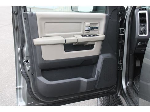 Used 2011 RAM 2500 SLT image 6