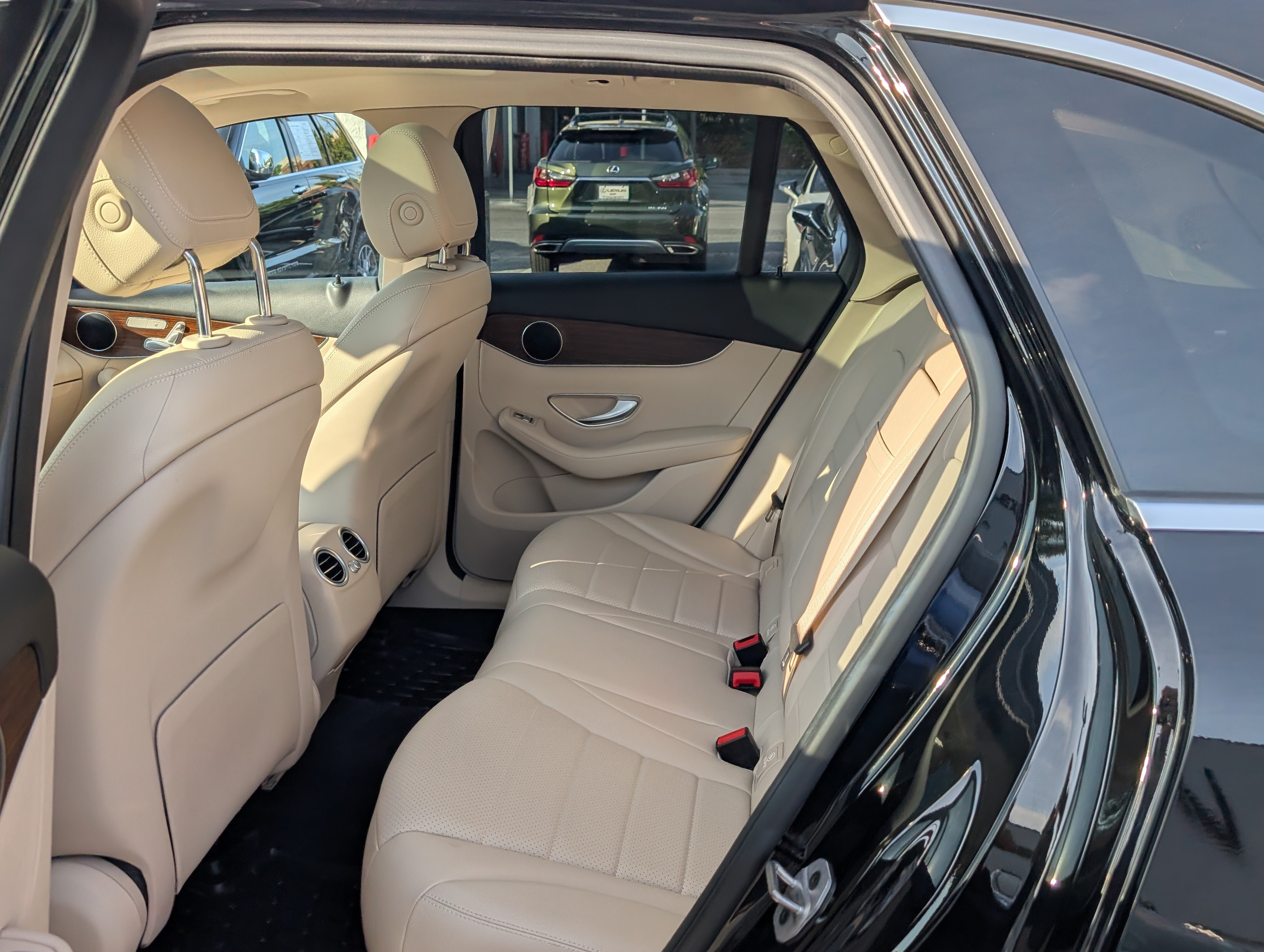 Used 2022 Mercedes-Benz GLC 300 4MATIC image 15