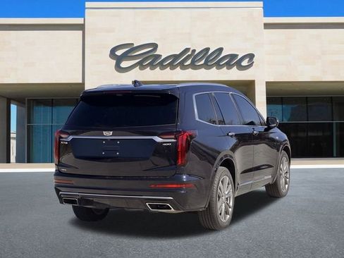 Certified 2022 Cadillac XT6 Premium Luxury w/ Technology Package image 4