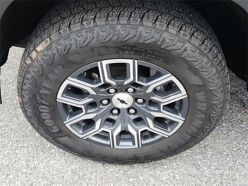 Certified 2024 Chevrolet Colorado Z71 w/ Z71 Convenience Package 2 image 8