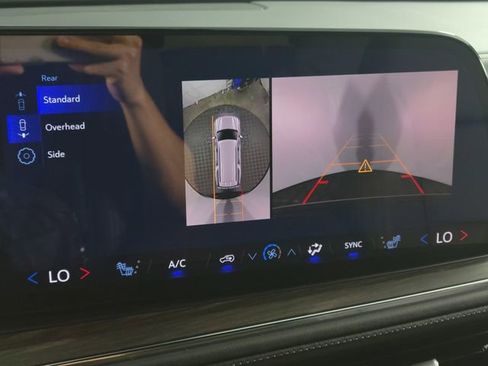 Used 2026 Chevrolet Suburban Z71 w/ Comfort Package image 21