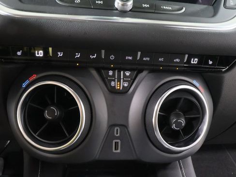 Used 2023 Chevrolet Blazer LT w/ Convenience Package FWD image 10