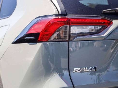 Certified 2022 Toyota RAV4 XLE Premium FWD image 7