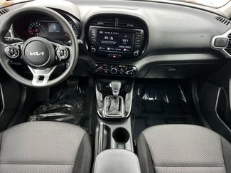 Used 2022 Kia Soul LX w/ Technology Package FWD video 4