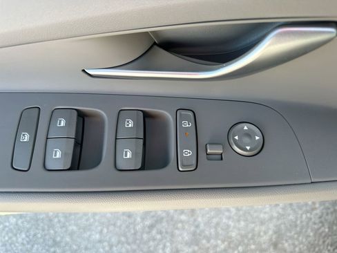 Used 2025 Hyundai Elantra Sport FWD image 40