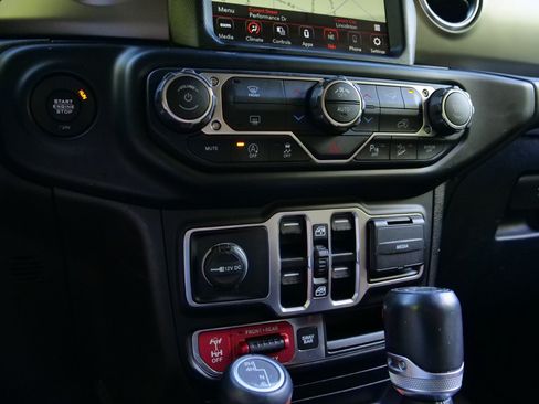 Used 2020 Jeep Wrangler Unlimited Rubicon AWD/4WD image 14