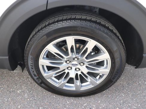 New 2026 Ford Explorer Platinum RWD image 15