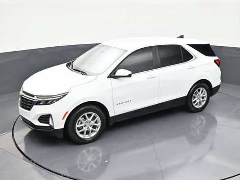 Used 2024 Chevrolet Equinox LT FWD image 12