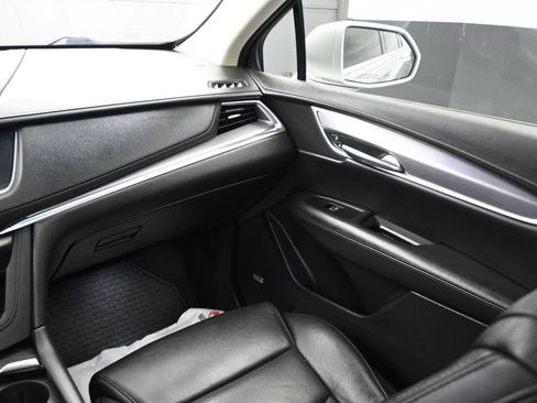 Used 2019 Cadillac XT5 Luxury FWD image 9