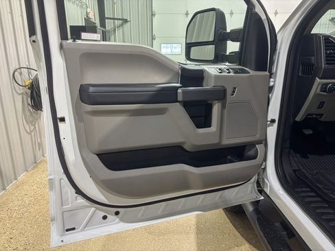 Used 2018 Ford F250 XLT w/ XLT Value Package image 15