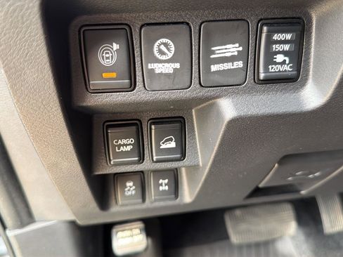 Used 2024 Nissan Frontier PRO-4X w/ Pro Convenience Package AWD/4WD image 9