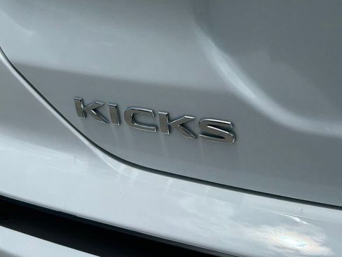 Used 2023 Nissan Kicks S FWD image 12