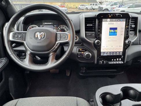 Used 2024 RAM 2500 Big Horn w/ Safety Group image 15