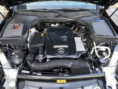 Used 2019 Mercedes-Benz GLC 300 4MATIC w/ Premium Package image 26