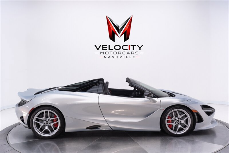 Used 2024 McLaren 750S Spider RWD image 13