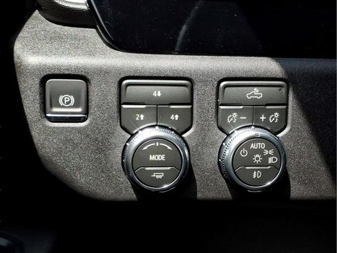 New 2026 GMC Sierra 3500 SLE w/ SLE Value Package AWD/4WD image 14