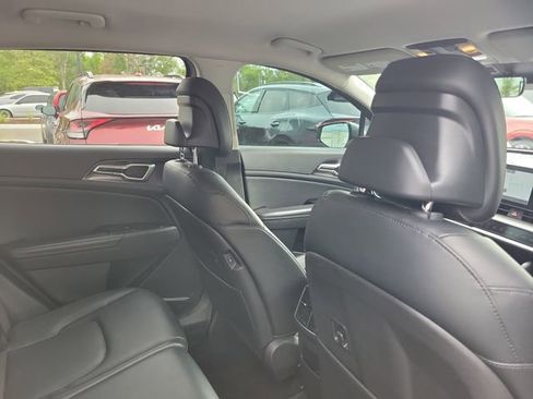 Used 2024 Kia Sportage EX FWD image 32