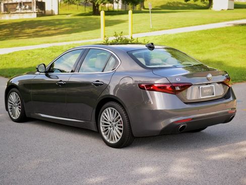 Used 2018 Alfa Romeo Giulia Ti w/ Quick Order Package 22X Lusso AWD/4WD image 22