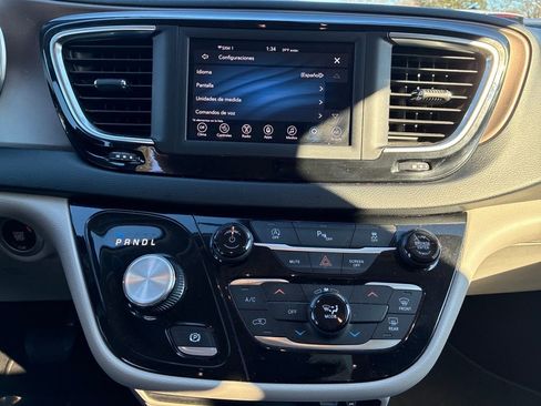 Used 2020 Chrysler Voyager LX w/ Cold Weather Group image 12