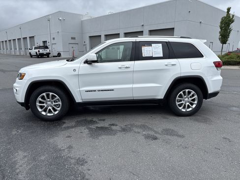 Certified 2021 Jeep Grand Cherokee Laredo AWD/4WD image 6