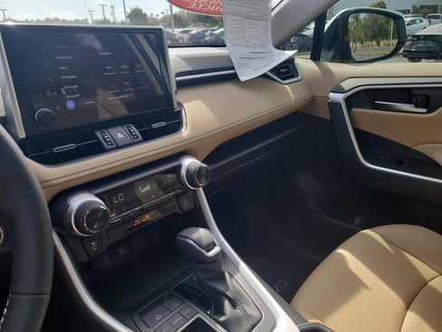 Used 2025 Toyota RAV4 XLE Premium image 24