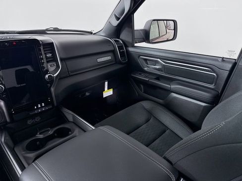 New 2026 RAM 1500 4x4 Crew Cab image 23
