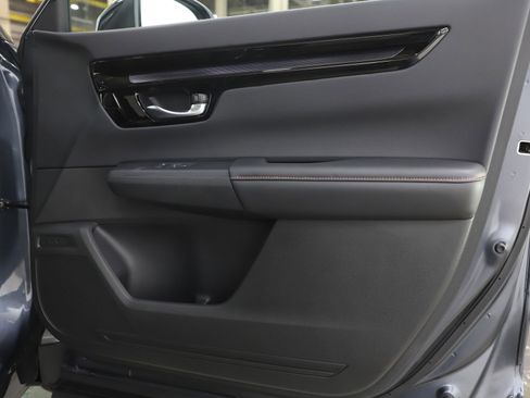 Used 2024 Honda CR-V Sport Touring image 9