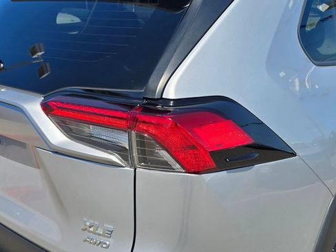 Used 2021 Toyota RAV4 XLE AWD/4WD image 24