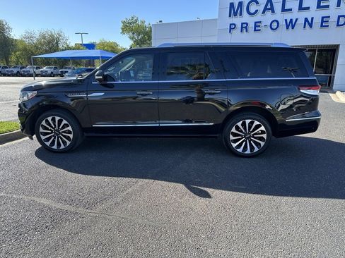 Used 2023 Lincoln Navigator L Reserve image 3