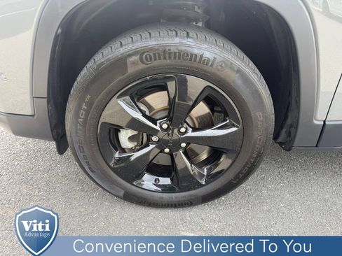 Used 2023 Jeep Cherokee Altitude Lux AWD/4WD image 12