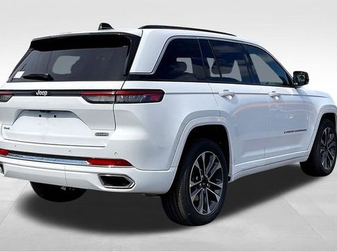 New 2025 Jeep Grand Cherokee Overland image 13