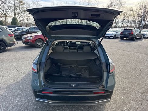 Used 2023 Honda HR-V EX-L image 9