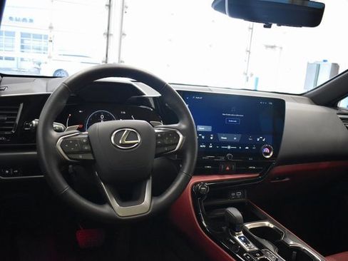 Used 2025 Lexus NX 350 Luxury image 25