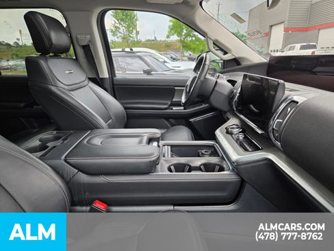 Used 2025 Ford Expedition Platinum AWD/4WD image 21