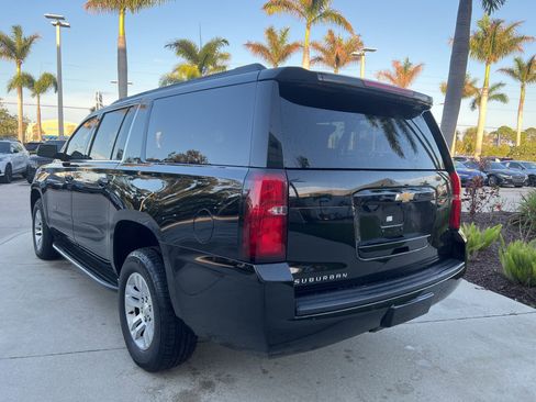 Used 2020 Chevrolet Suburban LT image 8