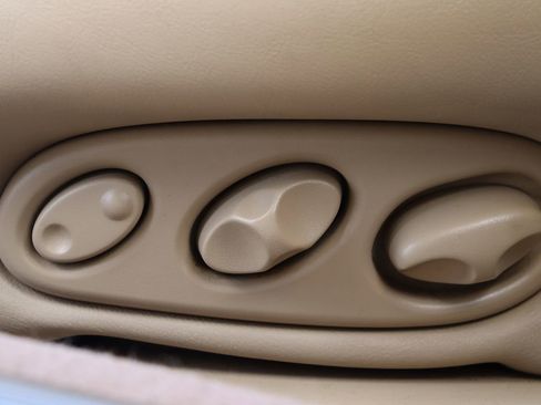 Used 2002 Jaguar XK8 Convertible image 32