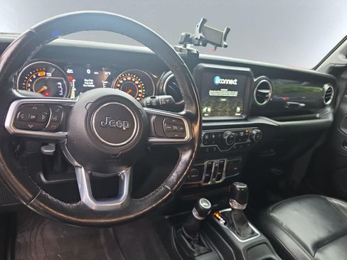Used 2020 Jeep Wrangler Unlimited Sahara AWD/4WD image 5