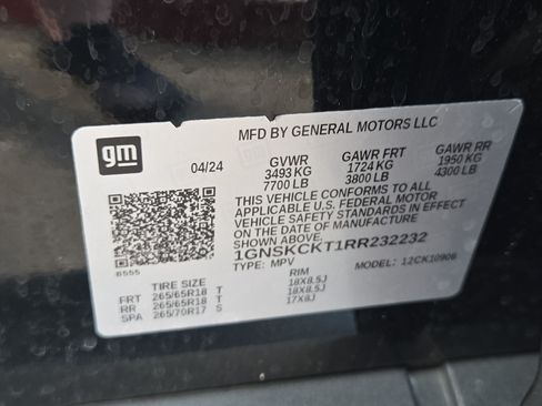 Used 2024 Chevrolet Suburban LT AWD/4WD image 33