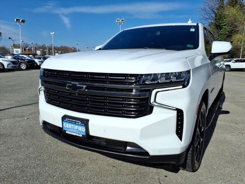 Certified 2022 Chevrolet Suburban RST w/ Sport Performance Package image 9