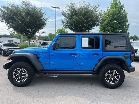 Used 2024 Jeep Wrangler Unlimited Rubicon w/ Convenience Group AWD/4WD image 4