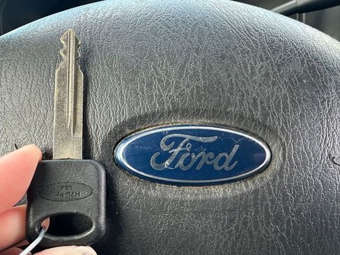 Used 2014 Ford E-250 and Econoline 250 w/ Power Group image 36