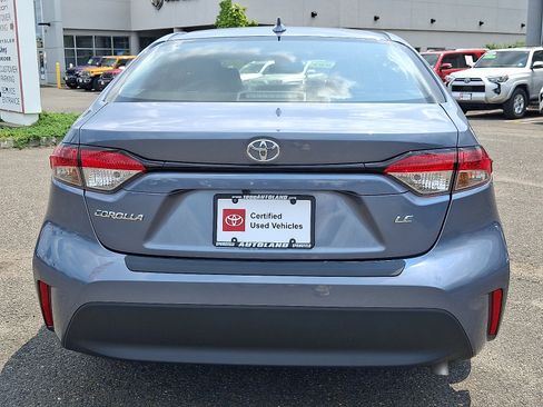 Used 2025 Toyota Corolla LE FWD image 6