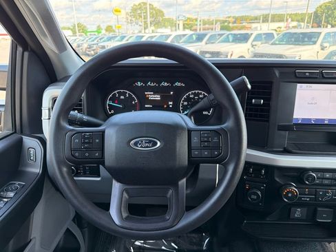 Used 2024 Ford F550 4x4 Crew Cab Super Duty image 24