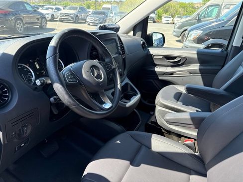 Used 2022 Mercedes-Benz Metris image 7