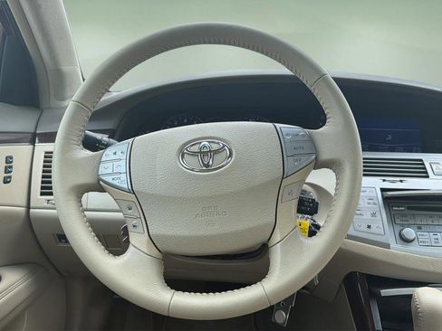 Used 2009 Toyota Avalon Limited FWD image 9