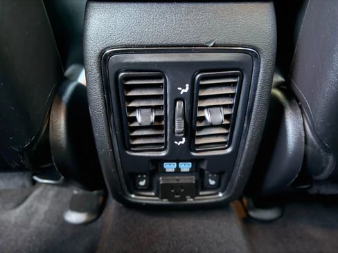 Used 2014 Jeep Grand Cherokee Limited image 27