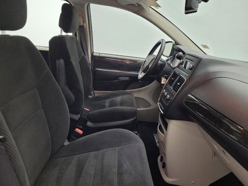 Used 2016 Dodge Grand Caravan American Value Package w/ UConnect Hands-Free Group FWD image 21