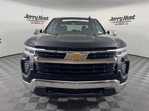 Used 2024 Chevrolet Silverado 1500 LT AWD/4WD image 4